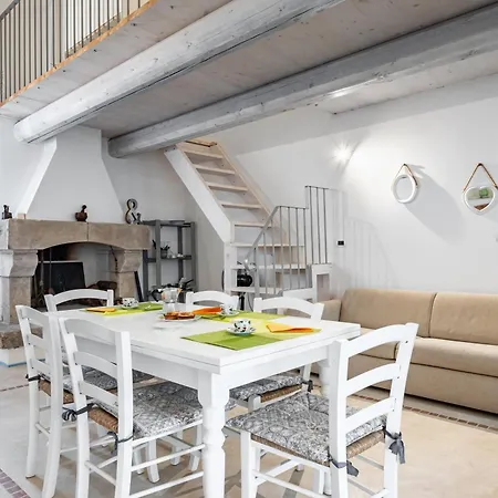 Apartment Palazzo Rolli - La Stanza Del Camino & La Stanza Delle Botti