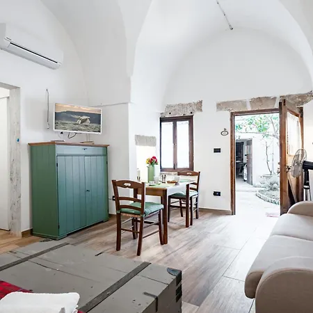 Palazzo Rolli - La Stanza Del Camino & La Stanza Delle Botti