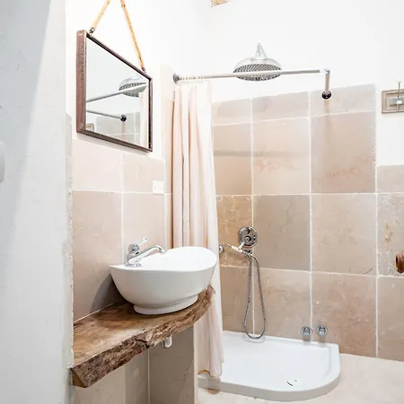 Apartment Palazzo Rolli - La Stanza Del Camino & La Stanza Delle Botti